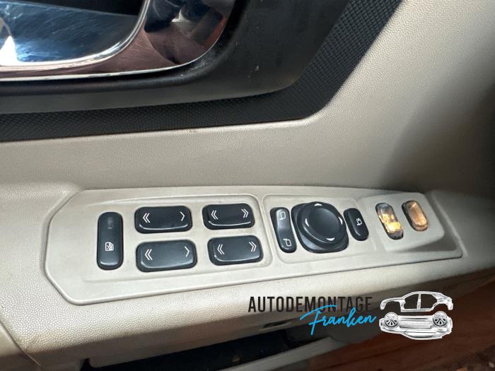 Usados Interruptor de ventanilla eléctrica Cadillac SRX 4.6 V8 32V AWD Precio de solicitud ofrecido por Franken Autodemontage B.V.