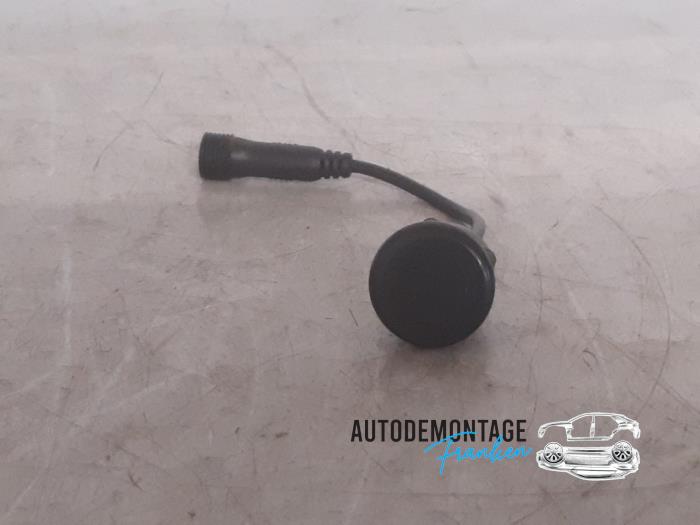 Usados Sensor PDC Mazda 2 (DJ/DL) 1.5 SkyActiv-G 90 Precio € 30,00 Norma de margen ofrecido por Franken Autodemontage B.V.