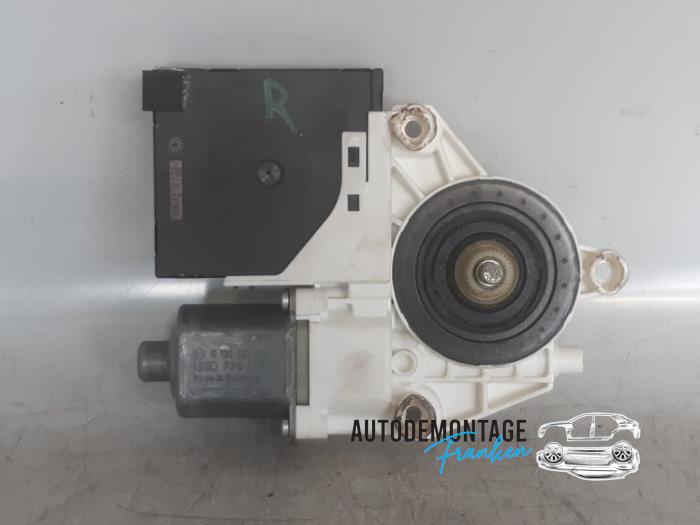 Usados Motor de ventanilla de puerta Volkswagen Golf Plus (5M1/1KP) 1.9 TDI 105 Precio € 35,00 Norma de margen ofrecido por Franken Autodemontage B.V.