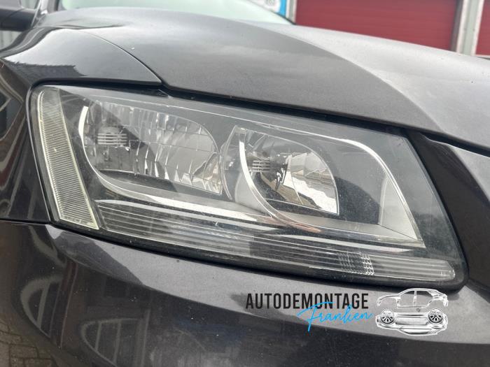 Używane Reflektor prawy Audi Q5 (8RB) 2.0 TDI 16V Quattro Cena na żądanie oferowane przez Franken Autodemontage B.V.