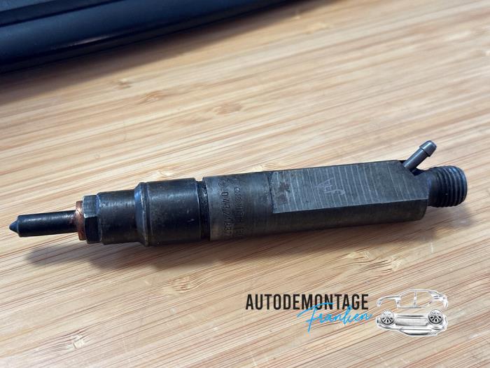 Usagé Injecteurs Seat Inca (6K9) 1.9 SDI Prix € 35,00 Règlement à la marge proposé par Franken Autodemontage B.V.