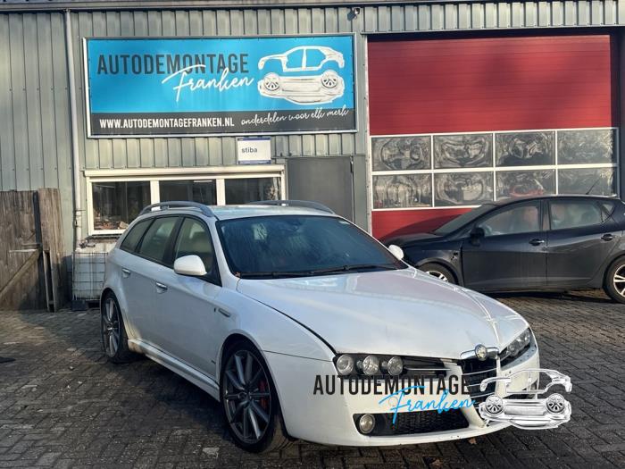 Usagé Pompe clim Alfa Romeo 159 Sportwagon (939BX) 1.8 TBi 16V Prix sur demande proposé par Franken Autodemontage B.V.