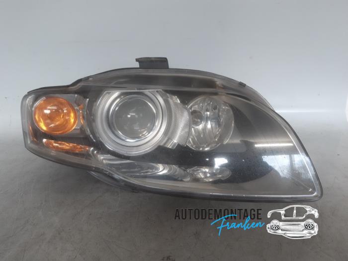 Używane Reflektor prawy Audi A4 (B7) 2.5 TDI V6 24V Cena € 200,00 Procedura marży oferowane przez Franken Autodemontage B.V.