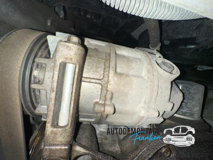 Usagé Compresseur de clim Renault Grand Scénic III (JZ) 2.0 16V CVT Prix sur demande proposé par Franken Autodemontage B.V.