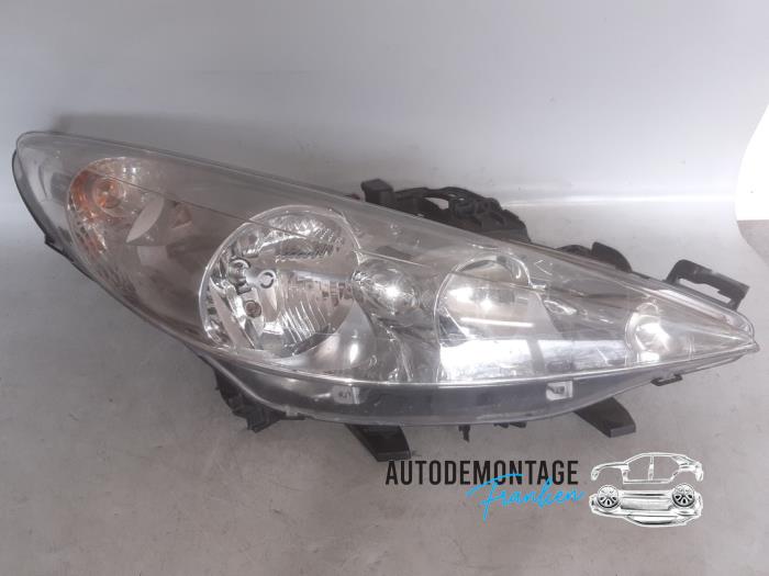 Używane Reflektor prawy Peugeot 207/207+ (WA/WC/WM) 1.6 16V VTi Cena € 40,00 Procedura marży oferowane przez Franken Autodemontage B.V.