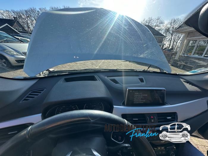 Gebrauchte Frontscheibenanzeige BMW X1 (F48) xDrive 18d 2.0 16V Preis auf Anfrage angeboten von Franken Autodemontage B.V.