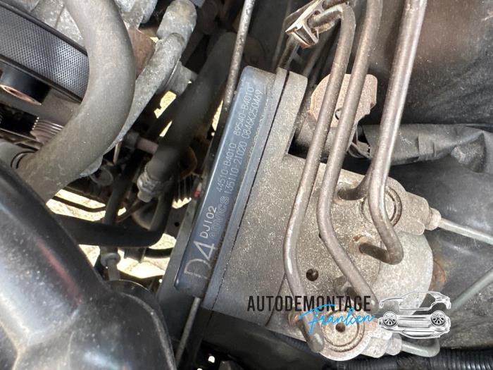 Używane Pompa ABS Daihatsu Terios (J2) 1.5 16V DVVT 4x2 Euro 4 Cena na żądanie oferowane przez Franken Autodemontage B.V.