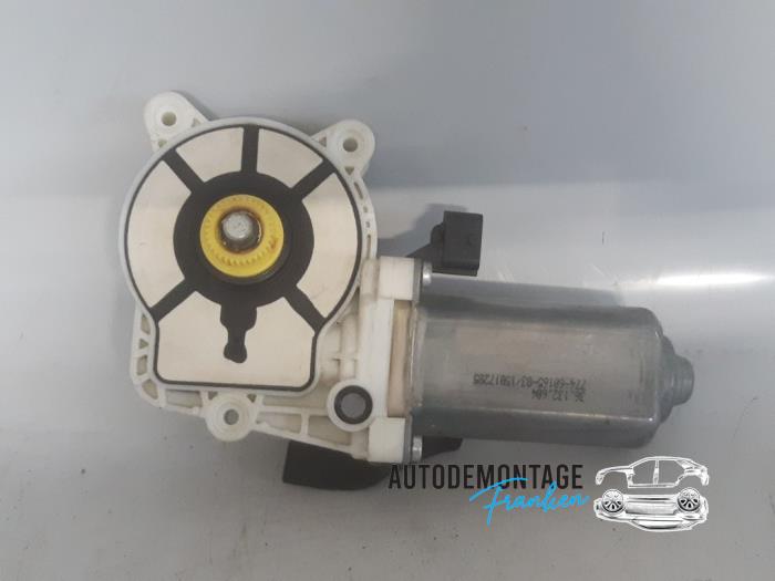 Usados Motor de ventanilla de puerta Saab 9-3 Sport Estate (YS3F) 1.9 TiD 16V Precio € 35,00 Norma de margen ofrecido por Franken Autodemontage B.V.