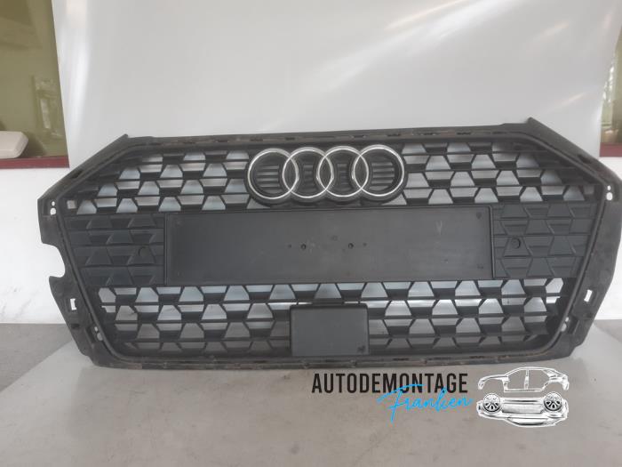 Begagnade Grill Audi A1 Sportback (GBA) 1.0 25 TFSI 12V Pris € 200,00 Marginaltabell erbjuds av Franken Autodemontage B.V.