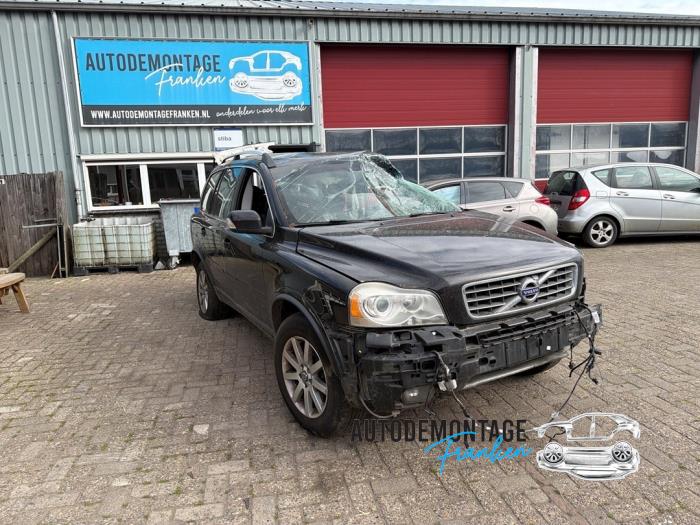 Begagnade Underram Volvo XC90 I 2.4 D5 20V Pris på förfrågan erbjuds av Franken Autodemontage B.V.