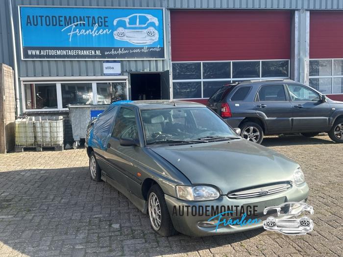 Usagé Pompe de direction Ford Escort 6 (AAL/ABL) 1.6 16V Prix sur demande proposé par Franken Autodemontage B.V.