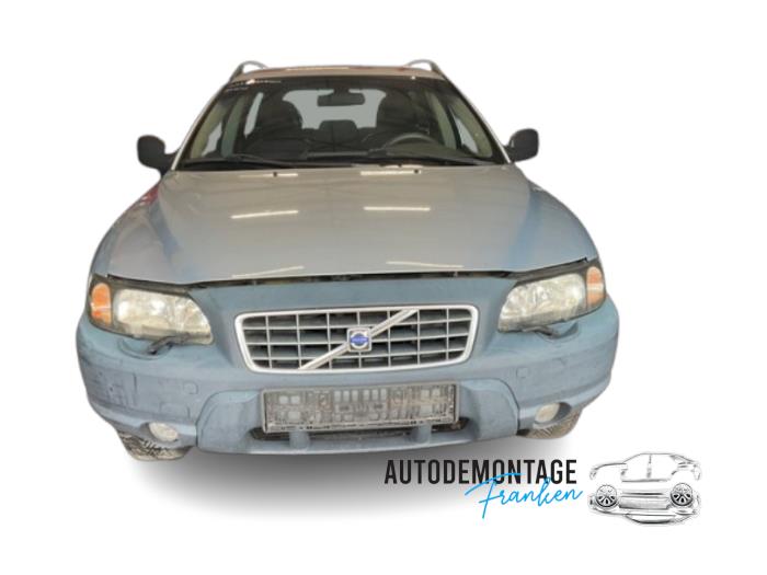 Używane Grill Volvo XC70 (SZ) XC70 2.4 D 20V Cena na żądanie oferowane przez Franken Autodemontage B.V.