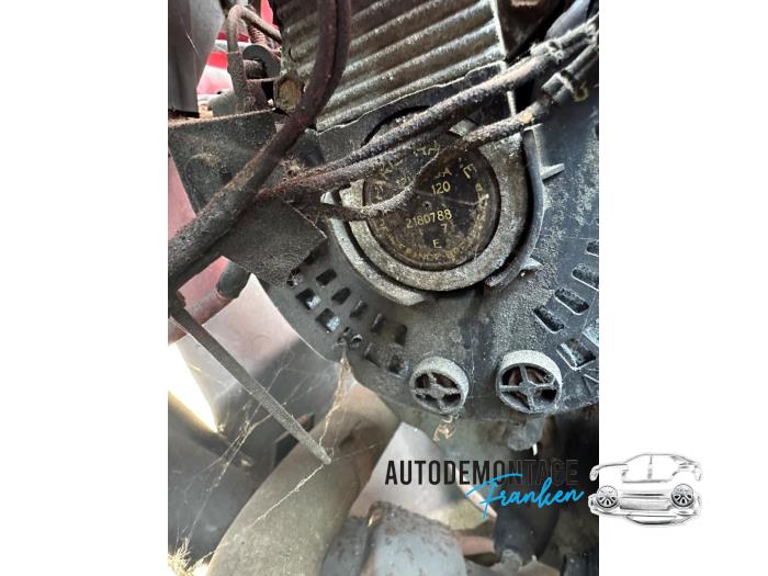 Używane Pradnica Volvo 340/343/345 Cena na żądanie oferowane przez Franken Autodemontage B.V.