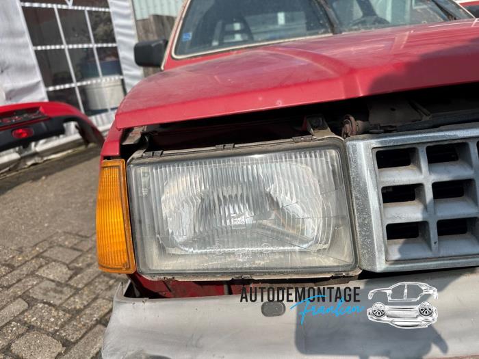 Używane Reflektor prawy Volvo 340/343/345 Cena na żądanie oferowane przez Franken Autodemontage B.V.