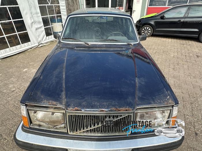 Używane Maska Volvo 265 Cena na żądanie oferowane przez Franken Autodemontage B.V.