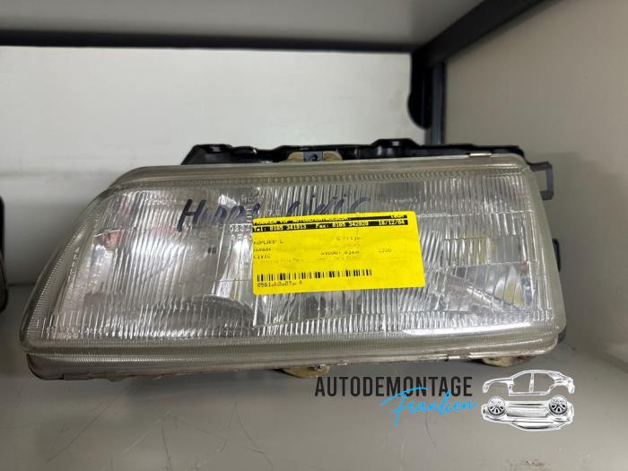 Używane Reflektor lewy Honda Civic CRX (ED/EE) 1.6i 16V Cena € 20,00 Procedura marży oferowane przez Franken Autodemontage B.V.