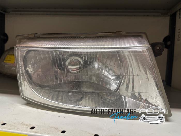 Gebrauchte Scheinwerfer rechts Mitsubishi Space Wagon (N3/N4) 2.0 GLXi 16V Preis € 30,00 Margenregelung angeboten von Franken Autodemontage B.V.