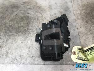 Used Front door lock mechanism 4-door, right Ford Mondeo IV 2.0 TDCi 140 16V Price on request offered by Niks autodemontage