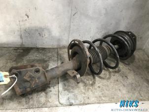 Used Front shock absorber rod, right Renault Laguna II Grandtour (KG) 1.9 dCi 120 Price on request offered by Niks autodemontage