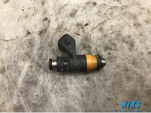 Used Injector (petrol injection) Renault Clio II (BB/CB) 1.4 16V Price on request offered by Niks autodemontage