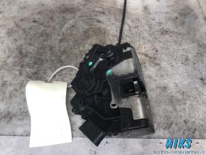 Used Door lock mechanism 2-door, right Smart Fortwo Price on request offered by Niks autodemontage