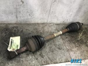 Used Front drive shaft, left Peugeot 207 Price on request offered by Niks autodemontage