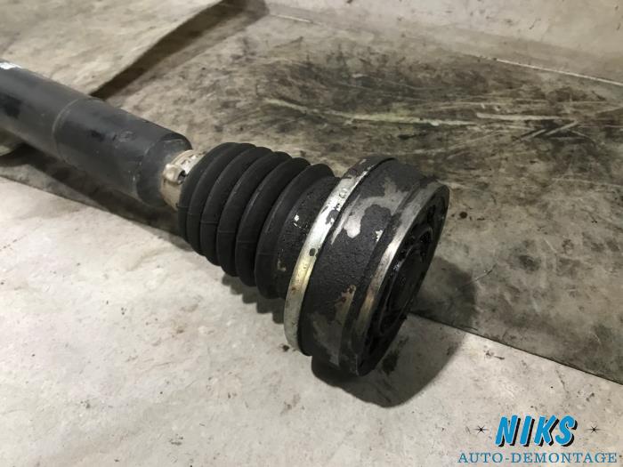 Front drive shaft, right from a Volkswagen Polo 2007