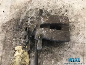 Used Rear brake calliper, left Opel Corsa C (F08/68) 1.8 16V GSi Price on request offered by Niks autodemontage