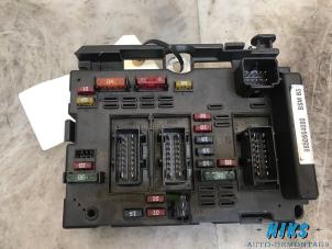 Used Fuse box Peugeot 307 SW (3H) 1.6 16V Price on request offered by Niks autodemontage