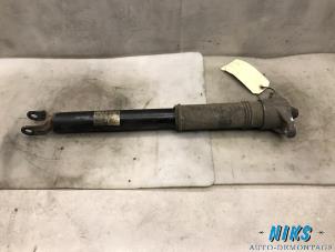Used Rear shock absorber, left Kia Cee'd (EDB5) 1.4 CVVT 16V Price on request offered by Niks autodemontage
