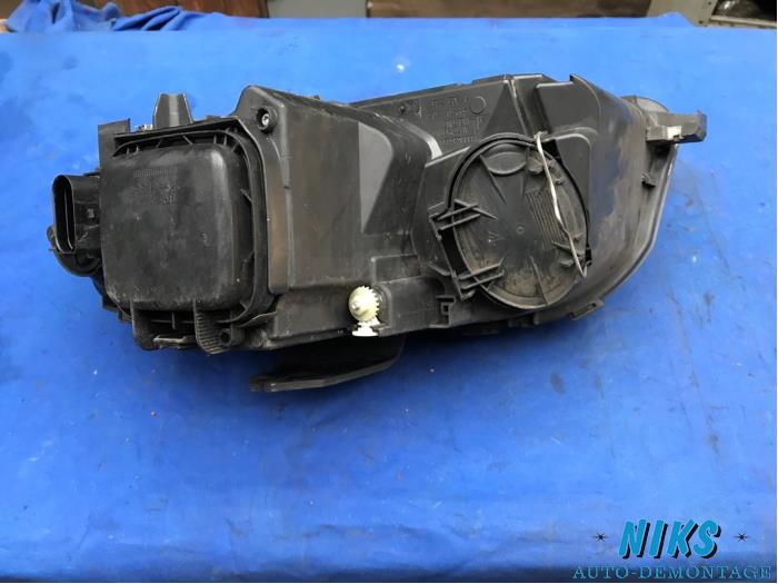 Headlight, right from a Audi A3 2003