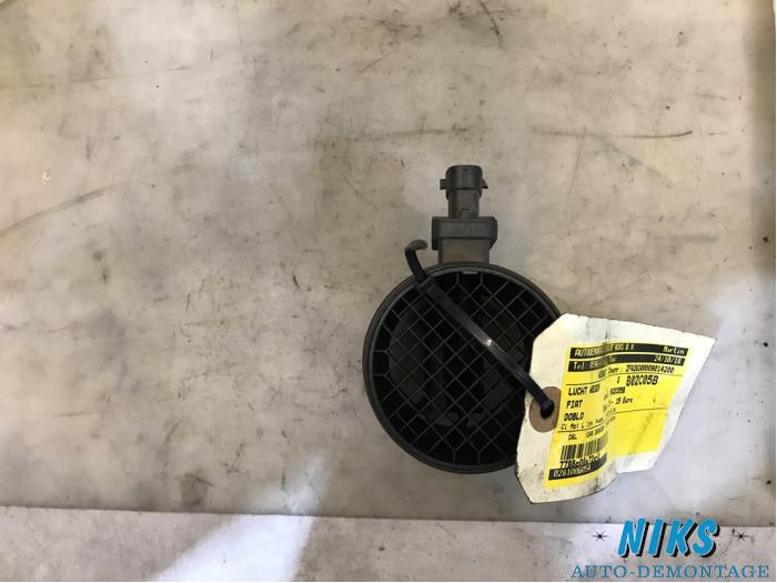 Luftdichtemesser van een Fiat Doblo Cargo (263) 1.3 MJ 16V DPF Euro 5 2010