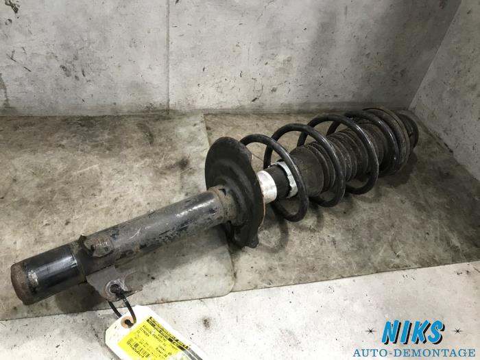Front shock absorber rod, right from a Citroën C1 1.0 12V 2009