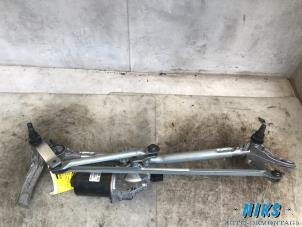 Used Wiper motor + mechanism BMW 3 serie (E90) 320d 16V Price on request offered by Niks autodemontage
