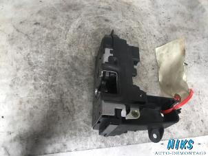 Used Door lock mechanism 2-door, left Opel Astra H (L48) 1.6 16V Twinport Price on request offered by Niks autodemontage