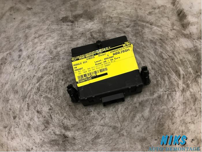 Module (miscellaneous) from a Volkswagen Passat Variant (3C5) 2.0 TDI 16V 170 2007