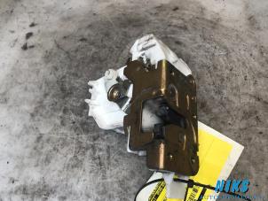 Used Door lock mechanism 4-door, front left Ford Mondeo III Wagon 1.8 16V Price on request offered by Niks autodemontage