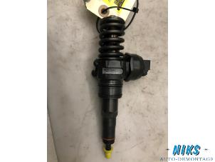 Used Injector (diesel) Volkswagen Golf V (1K1) 1.9 TDI Price on request offered by Niks autodemontage