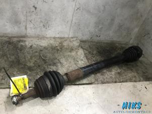 Used Front drive shaft, right Seat Cordoba Facelift (6C2/6K2) 1.4 Price on request offered by Niks autodemontage