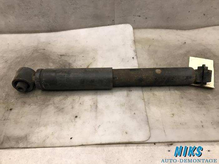 Rear shock absorber, left from a Nissan Qashqai (J10) 2.0 dCi 4x4 2009