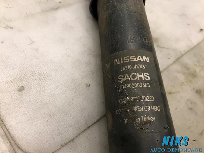Rear shock absorber, left from a Nissan Qashqai (J10) 2.0 dCi 4x4 2009