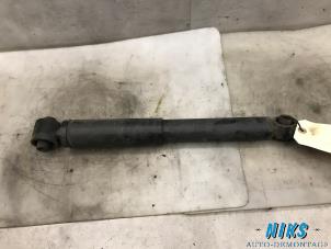 Used Rear shock absorber, right Nissan Qashqai (J10) 2.0 dCi 4x4 Price on request offered by Niks autodemontage
