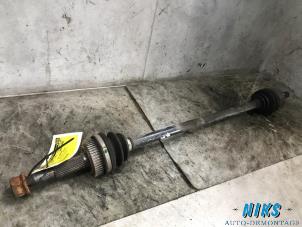 Used Drive shaft, rear right Nissan Qashqai (J10) 2.0 dCi 4x4 Price on request offered by Niks autodemontage