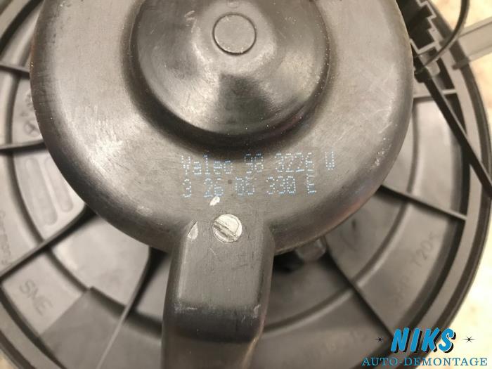 Heating and ventilation fan motor from a Skoda Octavia (1Z3) 1.6 MPI 2005