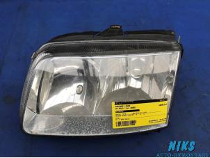 Used Headlight, left Volkswagen Polo III (6N2) 1.4 Price on request offered by Niks autodemontage