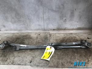 Used Wiper mechanism Audi A4 (B7) 1.6 Price on request offered by Niks autodemontage