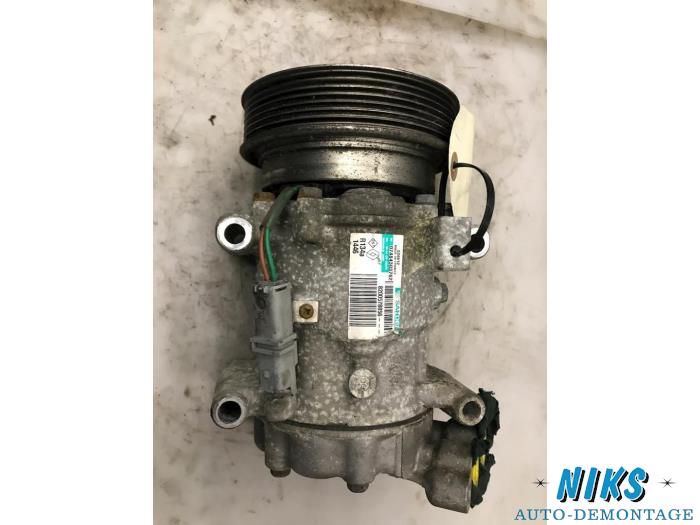Air conditioning pump from a Renault Clio III (BR/CR) 1.2 16V 65 2007