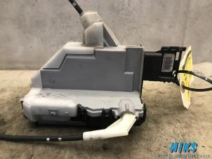 Used Rear door mechanism 4-door, right Peugeot 3008 I (0U/HU) 1.6 HDiF 16V Price on request offered by Niks autodemontage