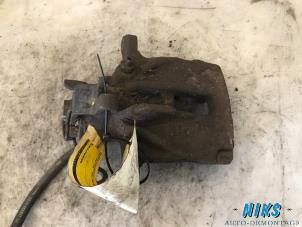 Used Rear brake calliper, right Renault Trafic New (FL) 1.9 dCi 100 16V Price on request offered by Niks autodemontage