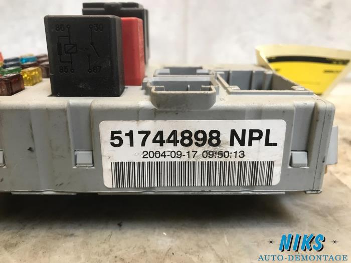 Fuse box Fiat Doblo Cargo 1.3 JTD 16V Multijet 46520600CPL delphi